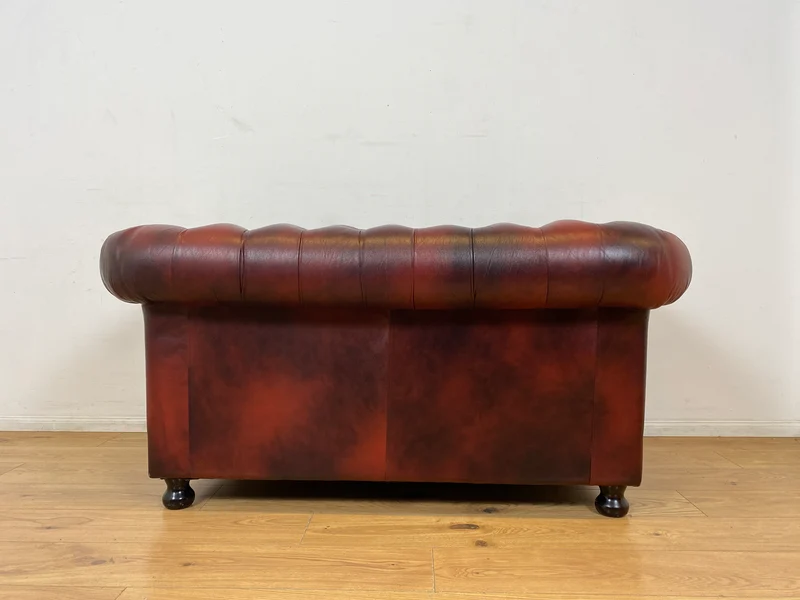 WMK I Der Klassiker I Hochwertiges Chesterfield Sofa mit gestepptem Echtleder Bezug & Alterspatina