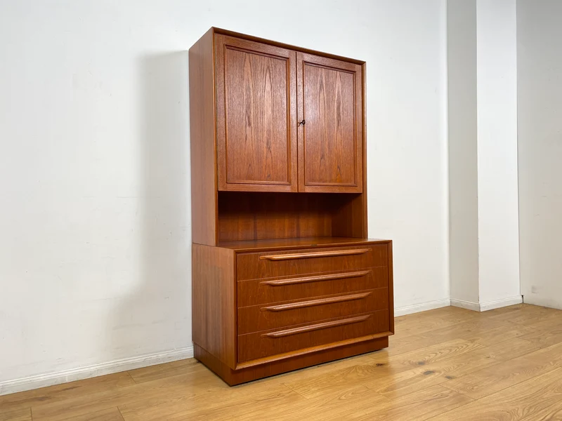 WMK I Stilvolles skandinavisches Highboard in Teakholz mit Schubladen & formschönen Holzgriffen