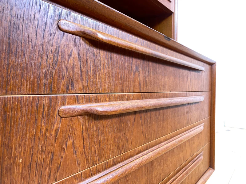WMK I Stilvolles skandinavisches Highboard in Teakholz mit Schubladen & formschönen Holzgriffen