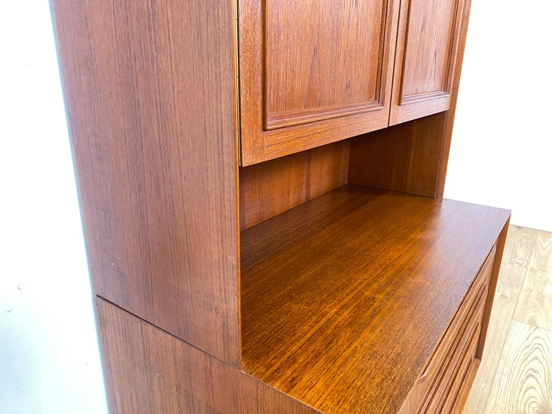 WMK I Stilvolles skandinavisches Highboard in Teakholz mit Schubladen & formschönen Holzgriffen