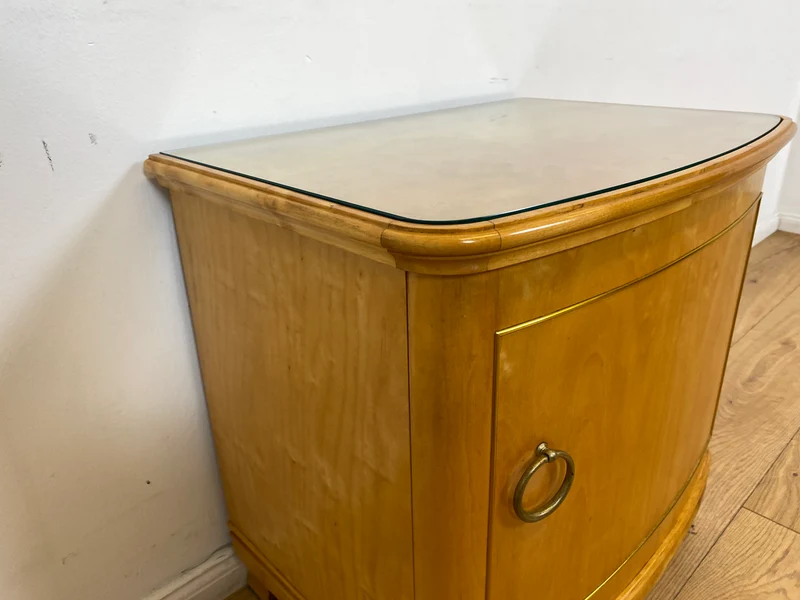 WMK I 1/2 Formschöner heller und großer Mid-Century Nachttisch aus vollem Holz mit Schubladen & abnehmbarer Glasauflage