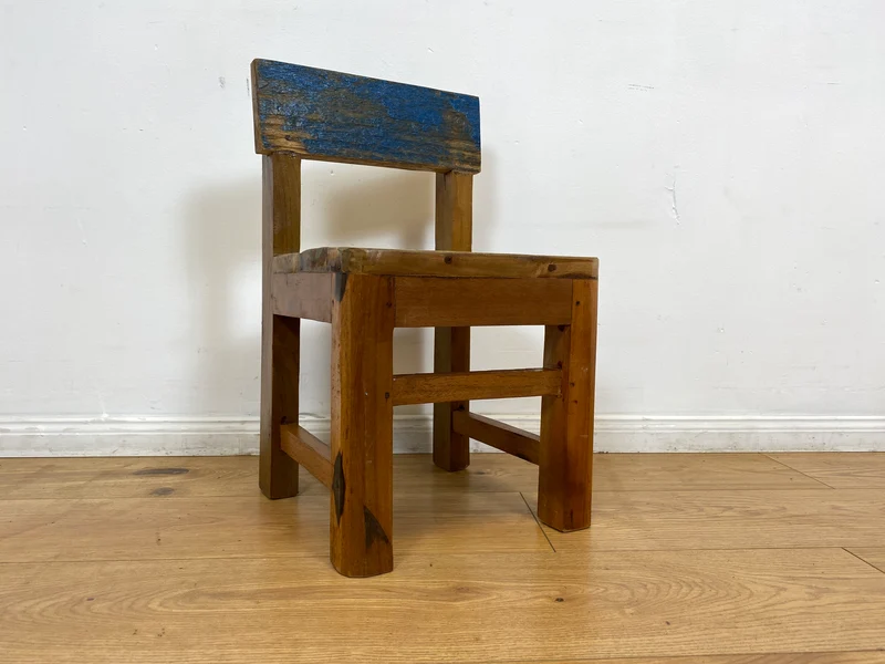 Boatwood by WMK I Einzigartiger & nachhaltiger bunter Kinderstuhl aus altem Bootsholz