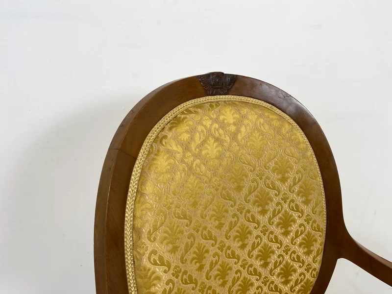 WMK # Stilvoller & sehr gut erhaltener Jugendstil Sessel mit hochwertigem goldenem Stoffbezug, edlem Holzrahmen & bequemen Federkernsitz