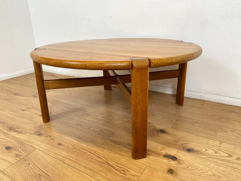 WMK # Rarer & gut erhaltener runder skandinavischer Mid-Century Designercouchtisch von L. Olsen & Søn Møbelfabrik aus massivem Teakholz