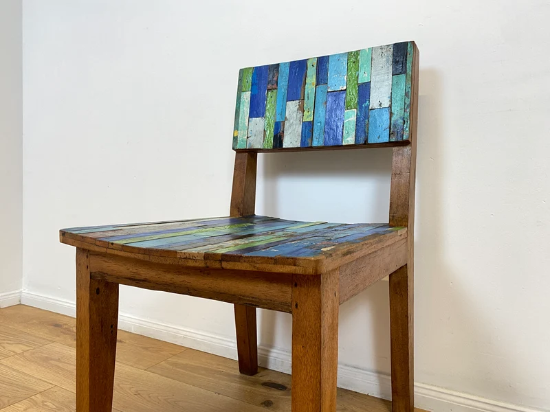 Boatwood by WMK # 1/2 Besonders schöner Stuhl aus altem Bootsholz mit original Bootsfarben, ein handgefertigtes Unikat aus massivem Teakholz