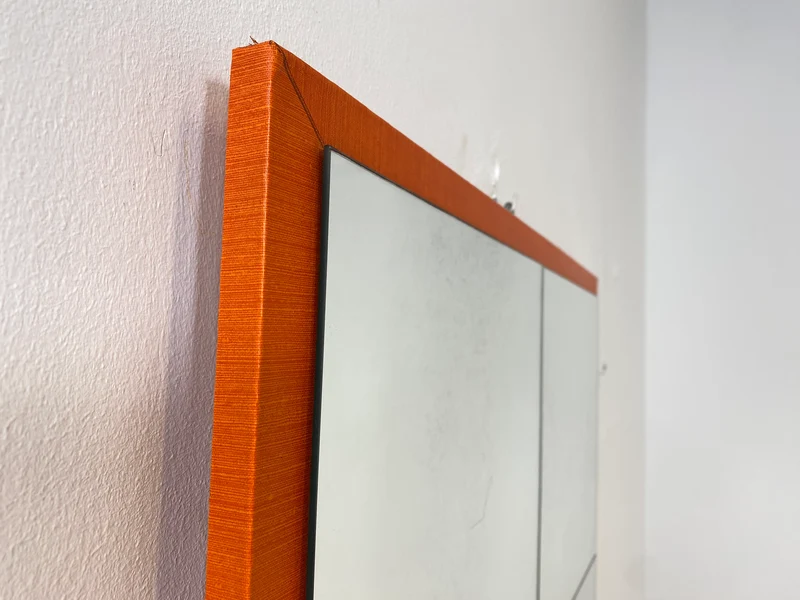 WMK I Freundlicher großer 70er Jahre Space Age Wandspiegel mit orangem Rahmen