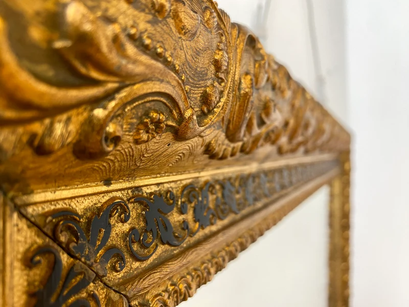WMK I Wunderschöner antiker Spiegel mit prunkvollem Goldrahmen aus Holz & Gibs mit Akanthusornament, um 1900
