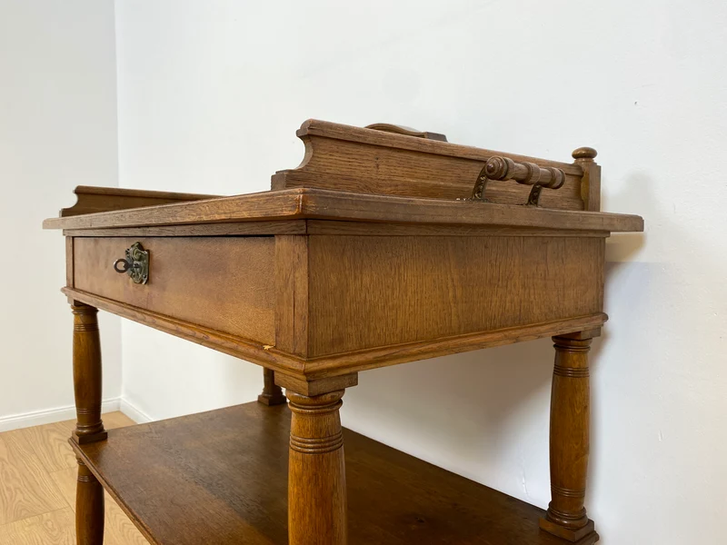 WMK # Sehr gut erhaltene nordische antike Anrichte, Vollholz, mit Schublade & Ablagen