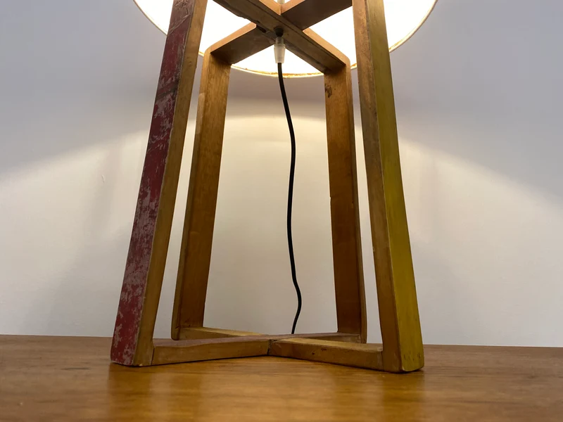Boatwood by WMK # 1/3 Einzigartige Tischlampe mit Lampenfuß aus altem Bootsholz und weißem Lampenschirm, ein handgefertigtes Unikat in Originalfarben