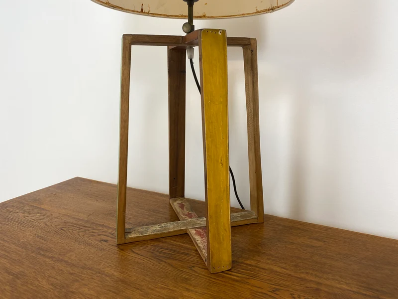 Boatwood by WMK # 1/3 Einzigartige Tischlampe mit Lampenfuß aus altem Bootsholz und weißem Lampenschirm, ein handgefertigtes Unikat in Originalfarben