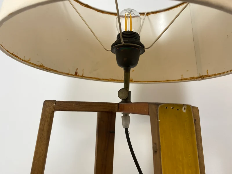 Boatwood by WMK # 1/3 Einzigartige Tischlampe mit Lampenfuß aus altem Bootsholz und weißem Lampenschirm, ein handgefertigtes Unikat in Originalfarben