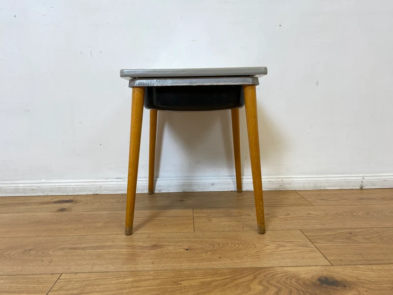 WMK I Praktischer Mid-Century Waschhocker mit klappbarem Sitz & herausnehmbarer Emaille Schüssel