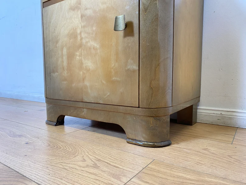 WMK I Formschöner und sehr gut erhaltener Mid-Century Nachttisch mit Schublade