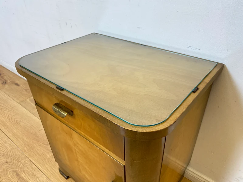 WMK I Formschöner und sehr gut erhaltener Mid-Century Nachttisch mit Schublade