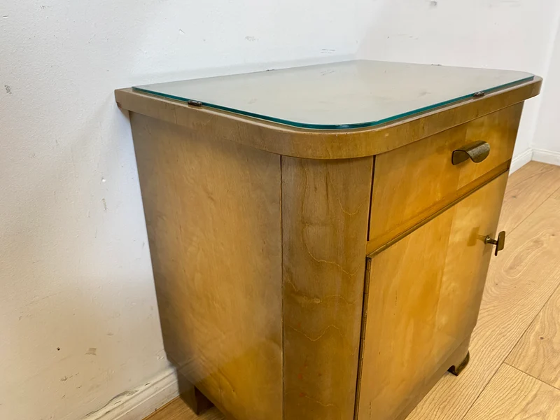 WMK I Formschöner und sehr gut erhaltener Mid-Century Nachttisch mit Schublade