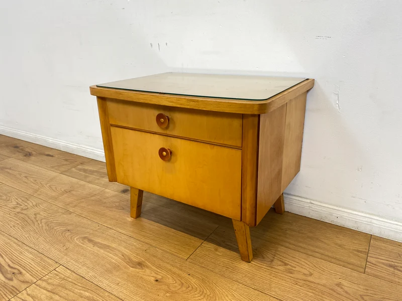 WMK I Formschöner heller Mid-Century Nachtisch mit Schublade, Klappe & Glasauflage