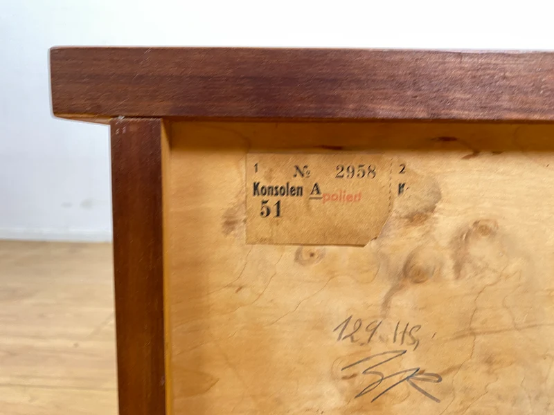 WMK I Formschöner heller Mid-Century Nachtisch mit Schublade, Klappe & Glasauflage