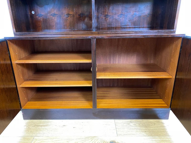 WMK I Stilvoller skandinavischer Mid-Century Designer Bücherschrank by Omann Junior in Palisander m. verstell. Regalböden