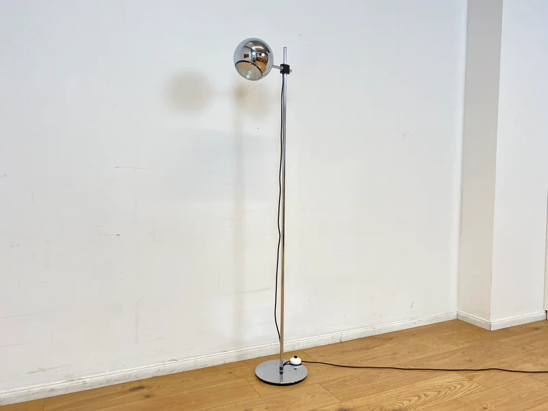 WMK I Zeitlos schöne & höhenverstellbare Space Age Designer Stehlampe von Staff aus Chrom mit neigbarem Ballonschirm