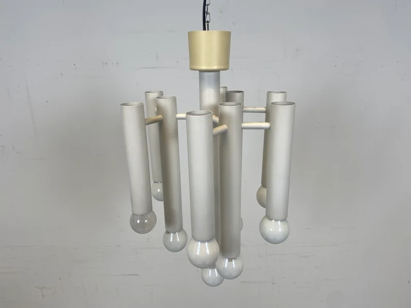 WMK # Berühmte und gut erhaltene weiße 70er Jahre Space Age Designer Deckenlampe von Temde aus Metall mit 10-flammigen Licht