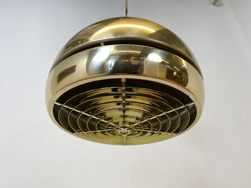 WMK I Seltene goldene skandinavische 70er Jahre Space Age Hängelampe aus Aluminium