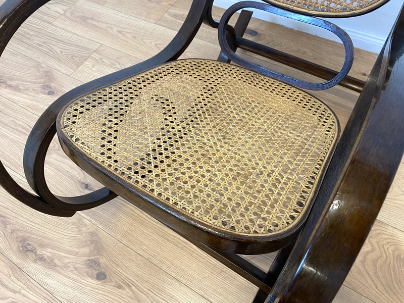WMK # Eleganter und sehr gut erhaltener Vintage Schaukelstuhl im Stil von Thonet mit Bugholz Rahmen & Wiener Geflecht
