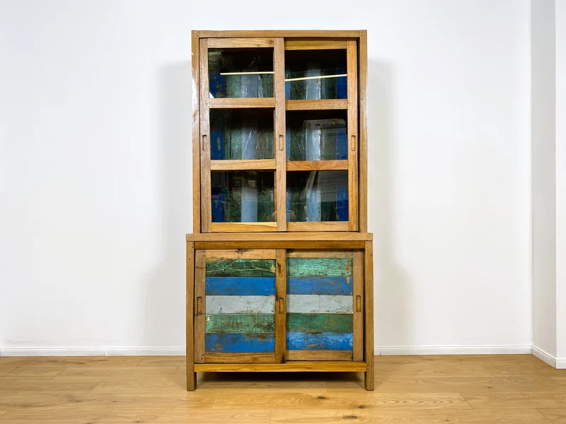 Boatwood by WMK # Sehr schöne Vitrine mit Schiebetüren, ein aus altem Bootsholz handgefertigtes Unikat aus massivem Teakholz