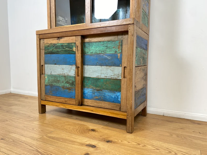 Boatwood by WMK # Sehr schöne Vitrine mit Schiebetüren, ein aus altem Bootsholz handgefertigtes Unikat aus massivem Teakholz