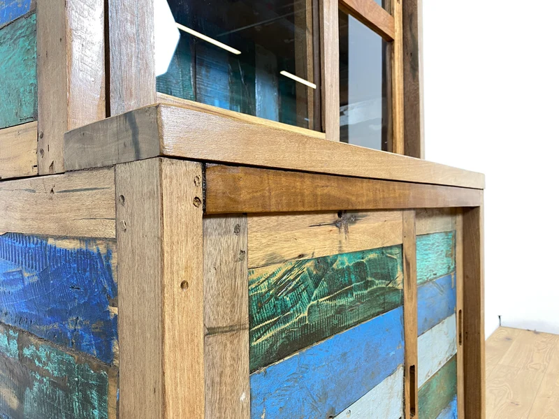 Boatwood by WMK # Sehr schöne Vitrine mit Schiebetüren, ein aus altem Bootsholz handgefertigtes Unikat aus massivem Teakholz