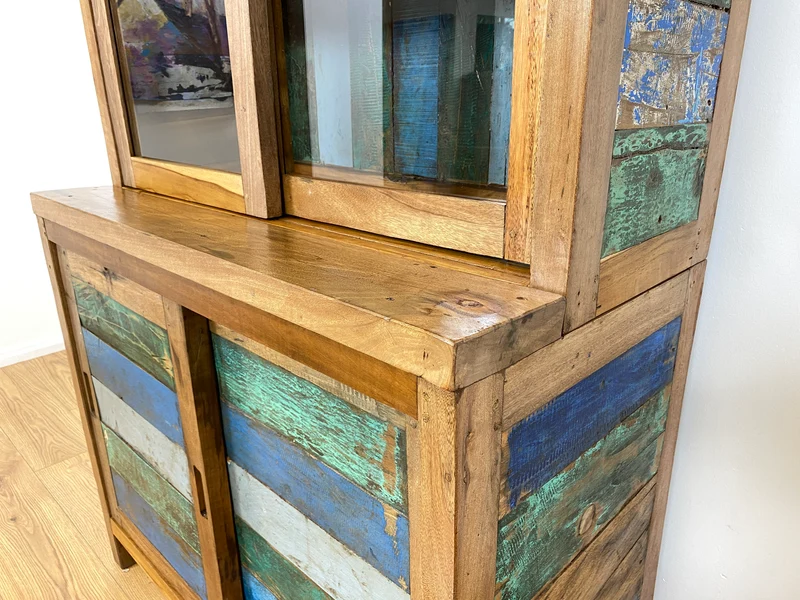 Boatwood by WMK # Sehr schöne Vitrine mit Schiebetüren, ein aus altem Bootsholz handgefertigtes Unikat aus massivem Teakholz