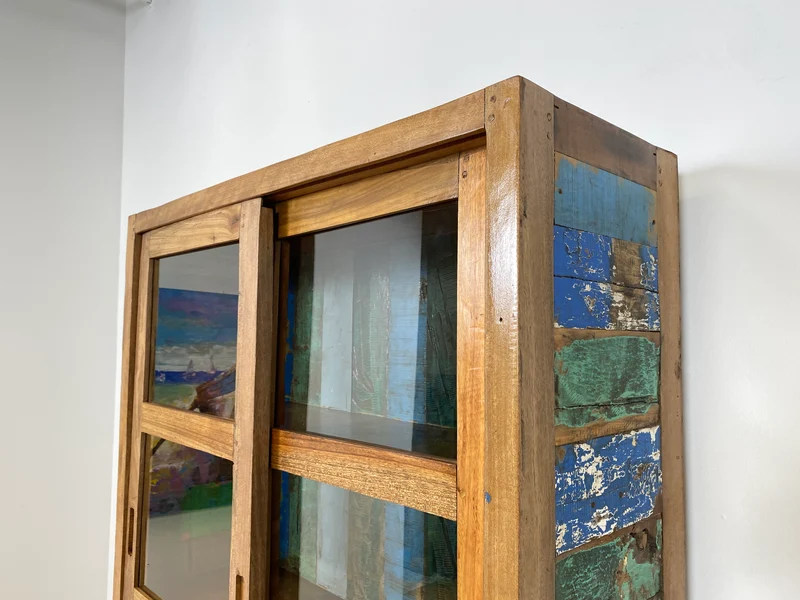 Boatwood by WMK # Sehr schöne Vitrine mit Schiebetüren, ein aus altem Bootsholz handgefertigtes Unikat aus massivem Teakholz
