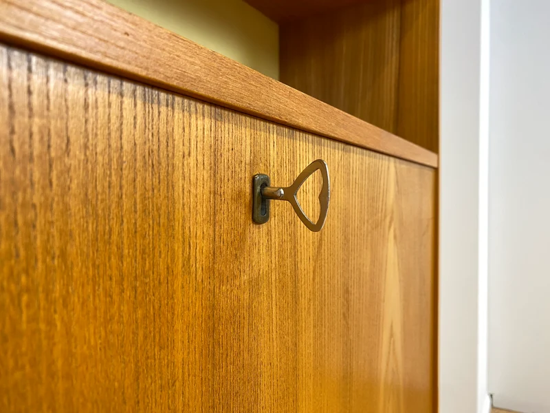 WMK Stilvoller & geräumiger 1960er Jahre Designer Schreibschrank von Bruno Knoblauch für VEB Hellerau
