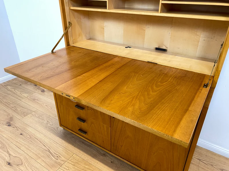 WMK Stilvoller & geräumiger 1960er Jahre Designer Schreibschrank von Bruno Knoblauch für VEB Hellerau