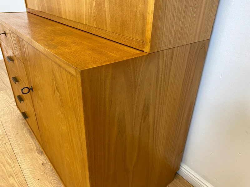 WMK Stilvoller & geräumiger 1960er Jahre Designer Schreibschrank von Bruno Knoblauch für VEB Hellerau