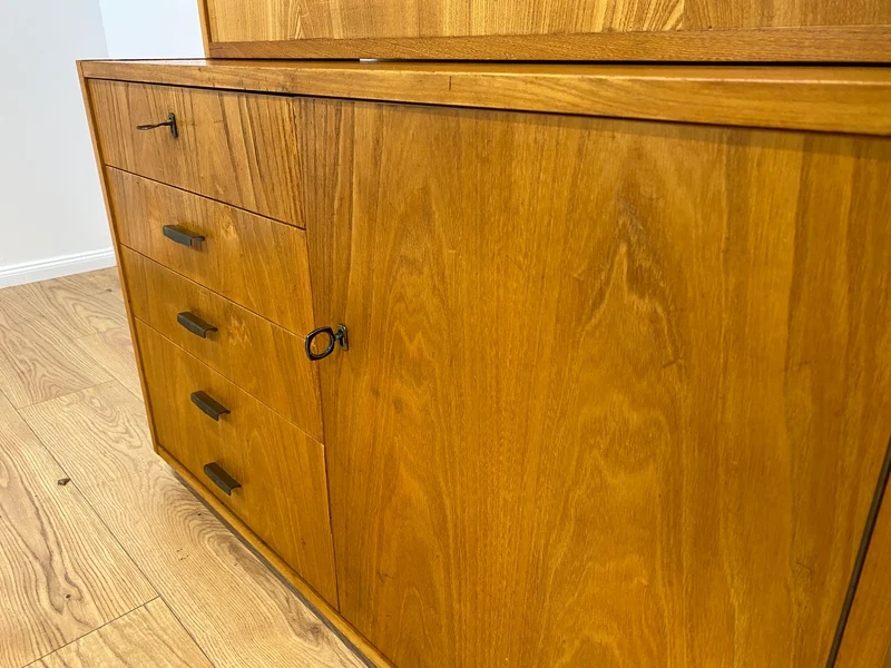 WMK Stilvoller & geräumiger 1960er Jahre Designer Schreibschrank von Bruno Knoblauch für VEB Hellerau