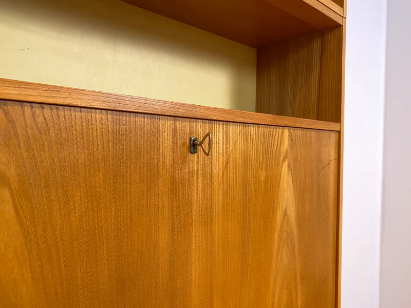 WMK Stilvoller & geräumiger 1960er Jahre Designer Schreibschrank von Bruno Knoblauch für VEB Hellerau