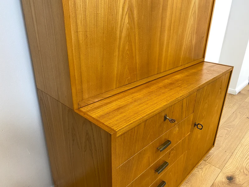 WMK Stilvoller & geräumiger 1960er Jahre Designer Schreibschrank von Bruno Knoblauch für VEB Hellerau