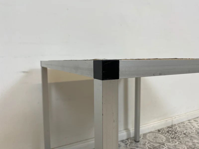 WMK Schicker Space Age Couchtisch aus gebürstetem Stahl und kunstvollen Fliesen