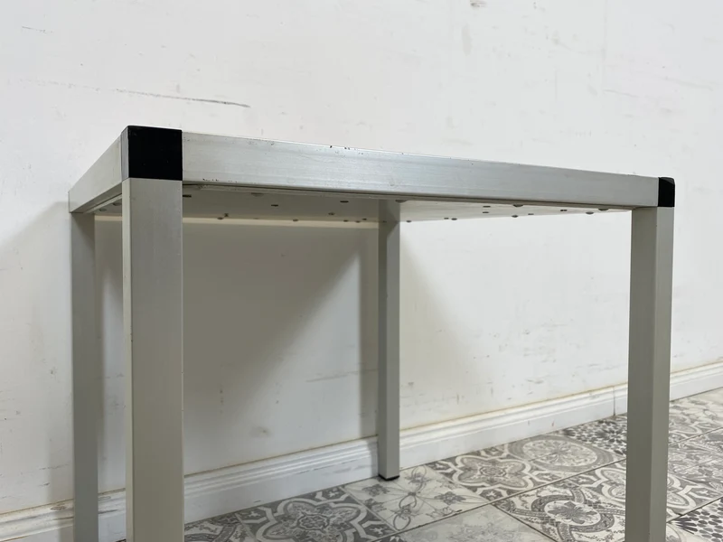 WMK Schicker Space Age Beisteltisch aus gebürstetem Stahl und kunstvollen Fliesen
