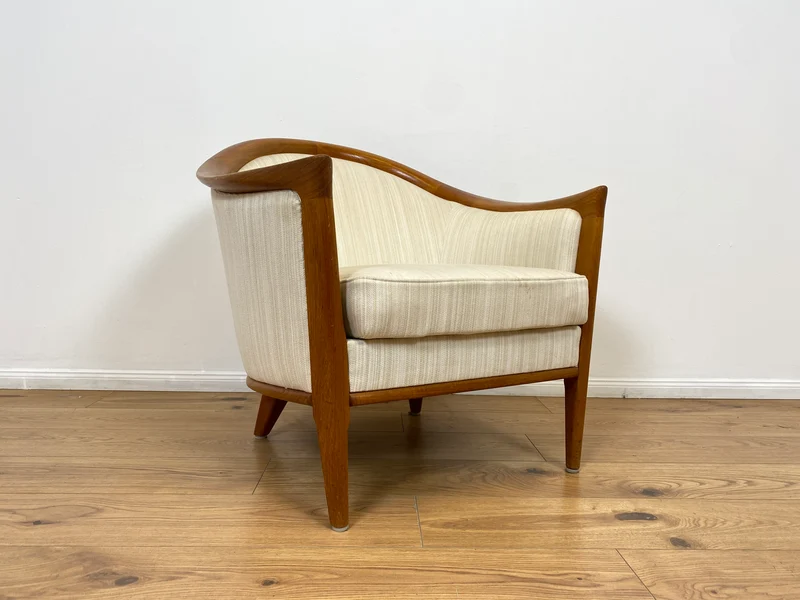 WMK Sehr eleganter und gut erhaltener skandinavisches Mid-Century Sessel mit edlem Holzrahmen aus Teak & weißem Originalbezug
