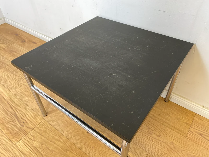 WMK Hochwertiger & gut erhaltener Space Age Couchtisch mit Tischplatte aus Schiefer auf Chromgestell