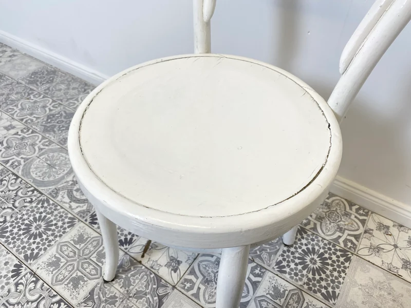 WMK Formschöner jedoch etwas abgerockter antiker Bugholzstuhl , vermutlich berühmter Stuhl Nr. 14 von Thonet