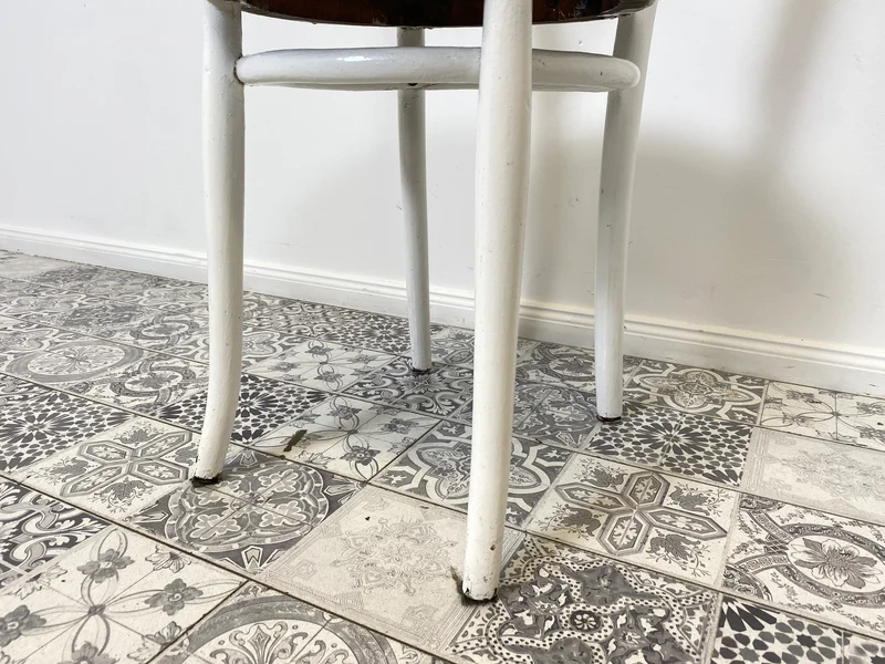 WMK Formschöner jedoch etwas abgerockter antiker Bugholzstuhl , vermutlich berühmter Stuhl Nr. 14 von Thonet