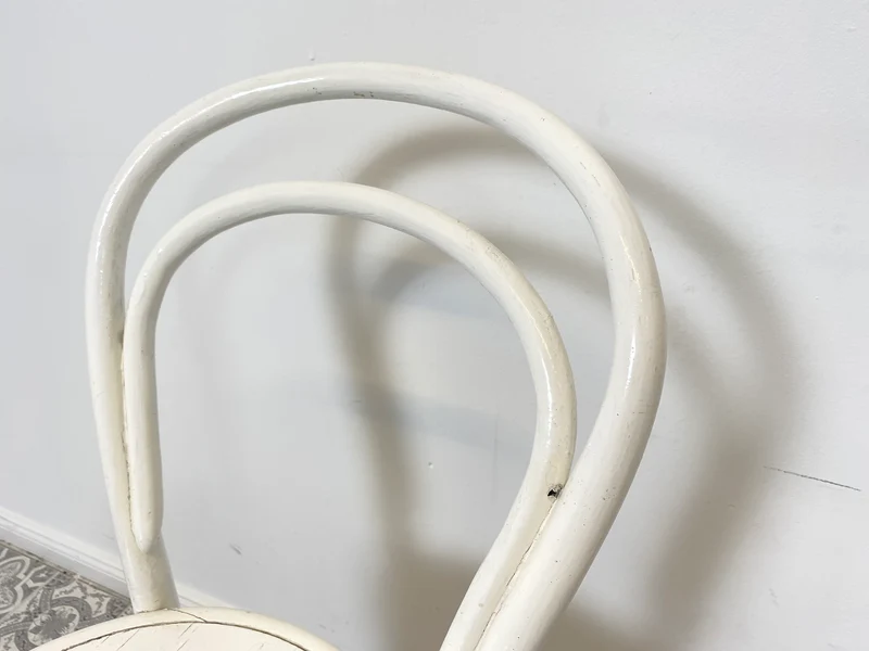 WMK Formschöner jedoch etwas abgerockter antiker Bugholzstuhl , vermutlich berühmter Stuhl Nr. 14 von Thonet