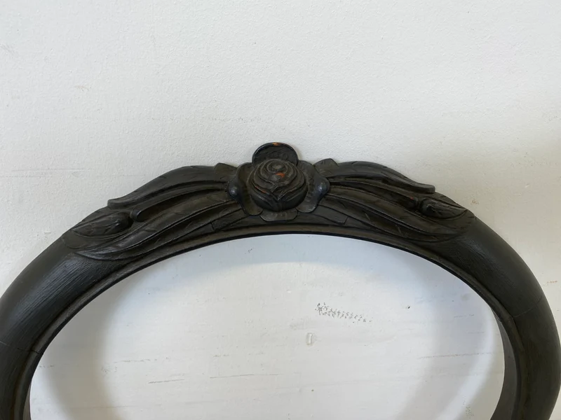 WMK Formschöner und gut erhaltener 60er Jahre Stuhl im Biedermeier Stil mit wunderschönem jedoch etwas fleckigem Bezug
