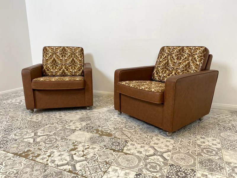 WMK 1/2 Kultiger & bequemer Retro Sessel , bezogen mit floralem Stoff & Kunstleder und auf hübschen Rollen