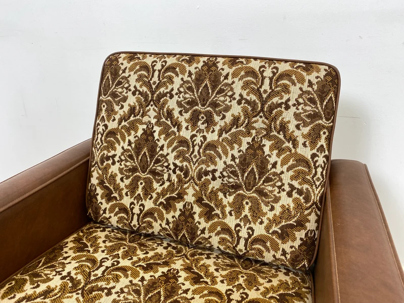 WMK 1/2 Kultiger & bequemer Retro Sessel , bezogen mit floralem Stoff & Kunstleder und auf hübschen Rollen
