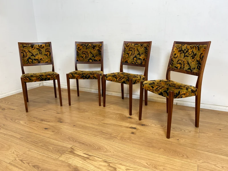 WMK Set aus 4 sehr gut erhaltenen skandinavischen Designerstühlen von Svegards Markaryd aus Palisander + Originalbezug