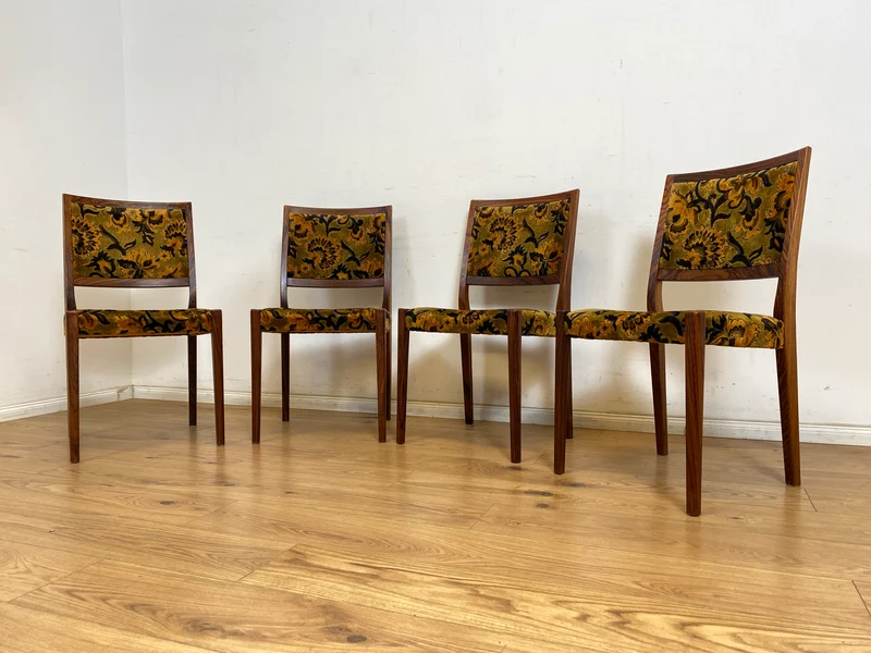 WMK Set aus 4 sehr gut erhaltenen skandinavischen Designerstühlen von Svegards Markaryd aus Palisander + Originalbezug