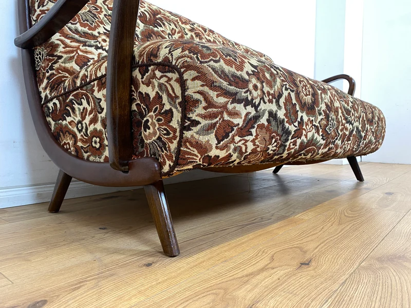 WMK Besonders schönes und sehr gut erhaltenes 1930er Jahre Art Deco Sofa , freistellend, mit floralem Originalbezug & bequemen Federkernsitz